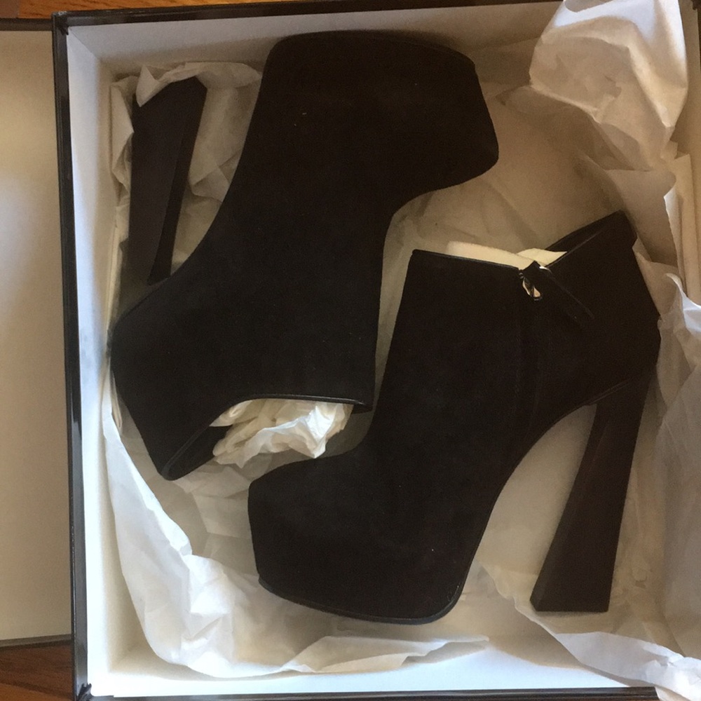 NWT Giuseppe Zanotti Black suede platform Ankle boots